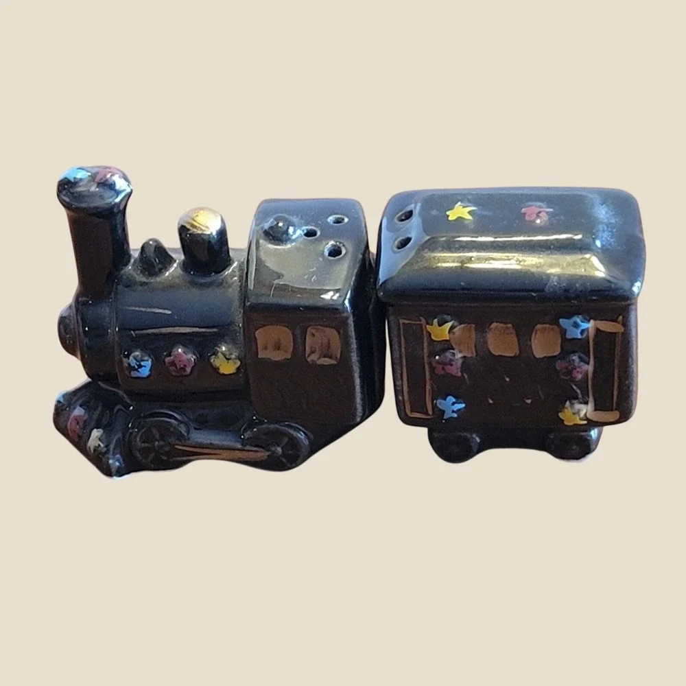 Vintage Train Salt and Pepper Shakers Collectible Kitchen Decor Black